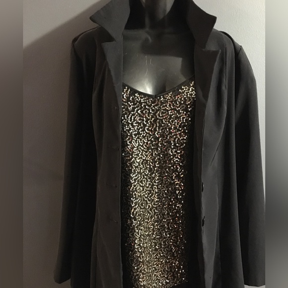 Beautiful Sequin top with adjustable spaghetti straps. - Picture 5 of 16